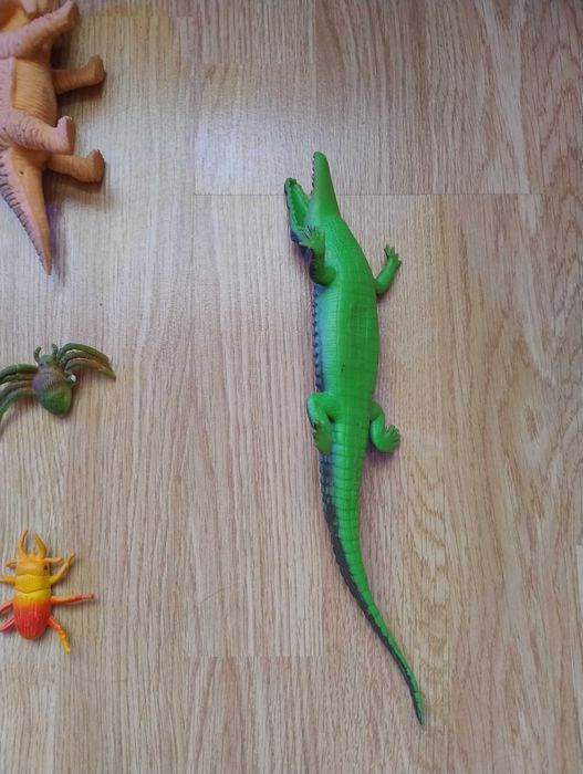 Набір динозаврів павуки крокодил 16 резинові тверді м'які