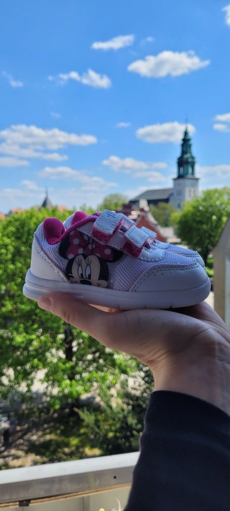 Śliczne buciki minnie mouse