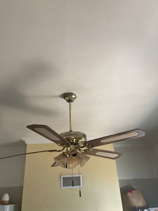 Candeeiro vintage com ventoinha