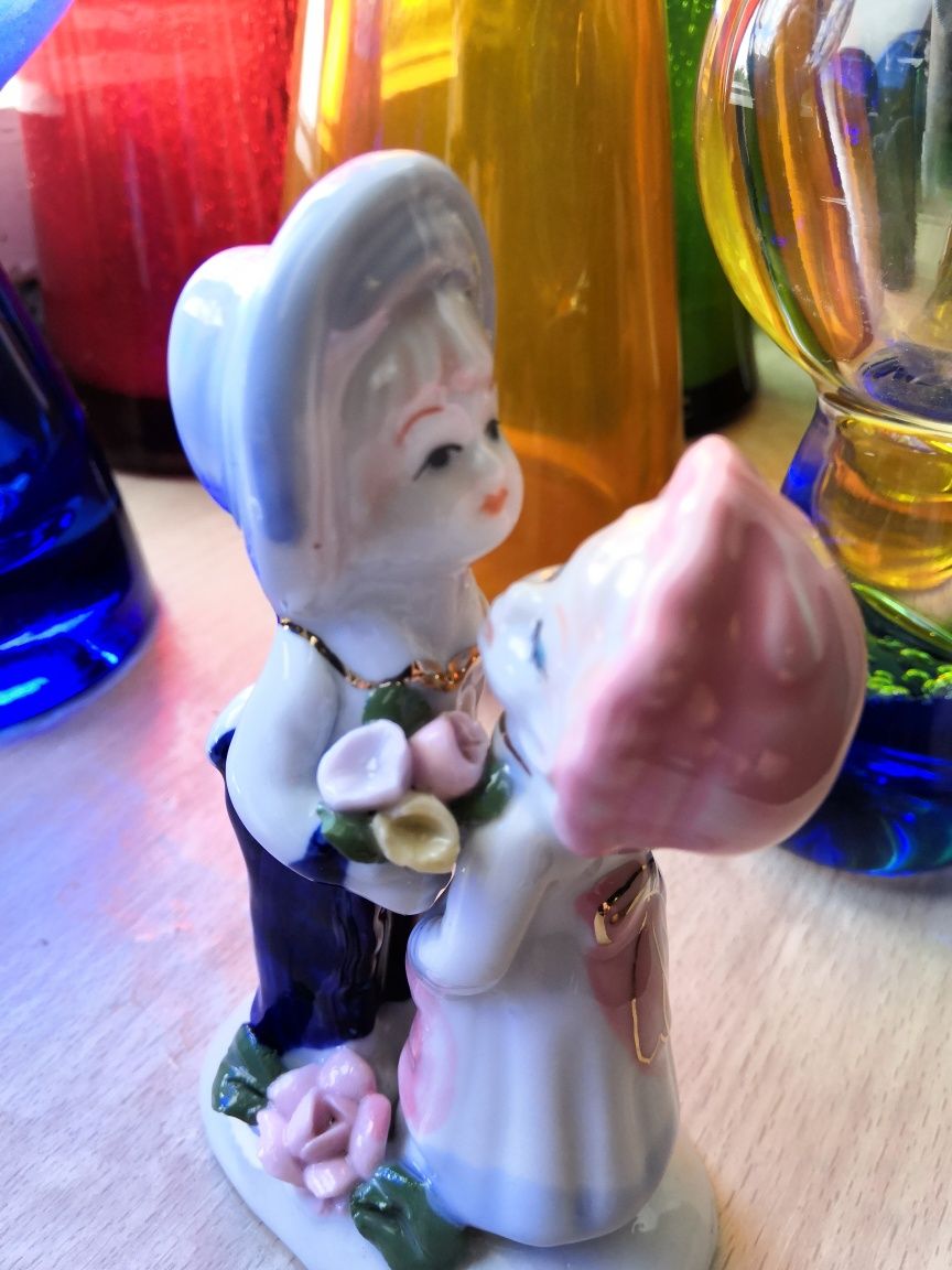 Figurka porcelanowa para zakochanych + gratis