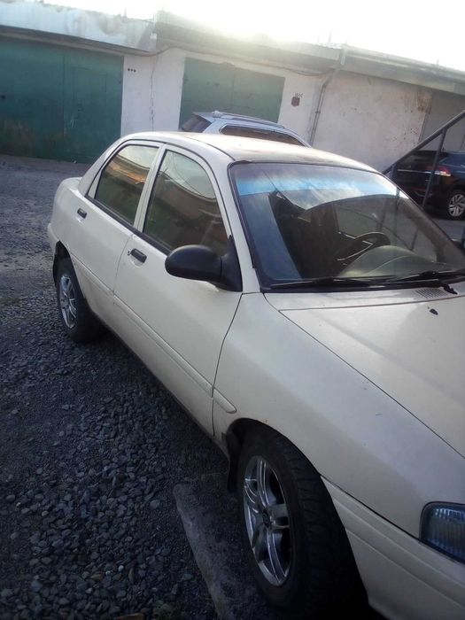Kia Avella 1996 року