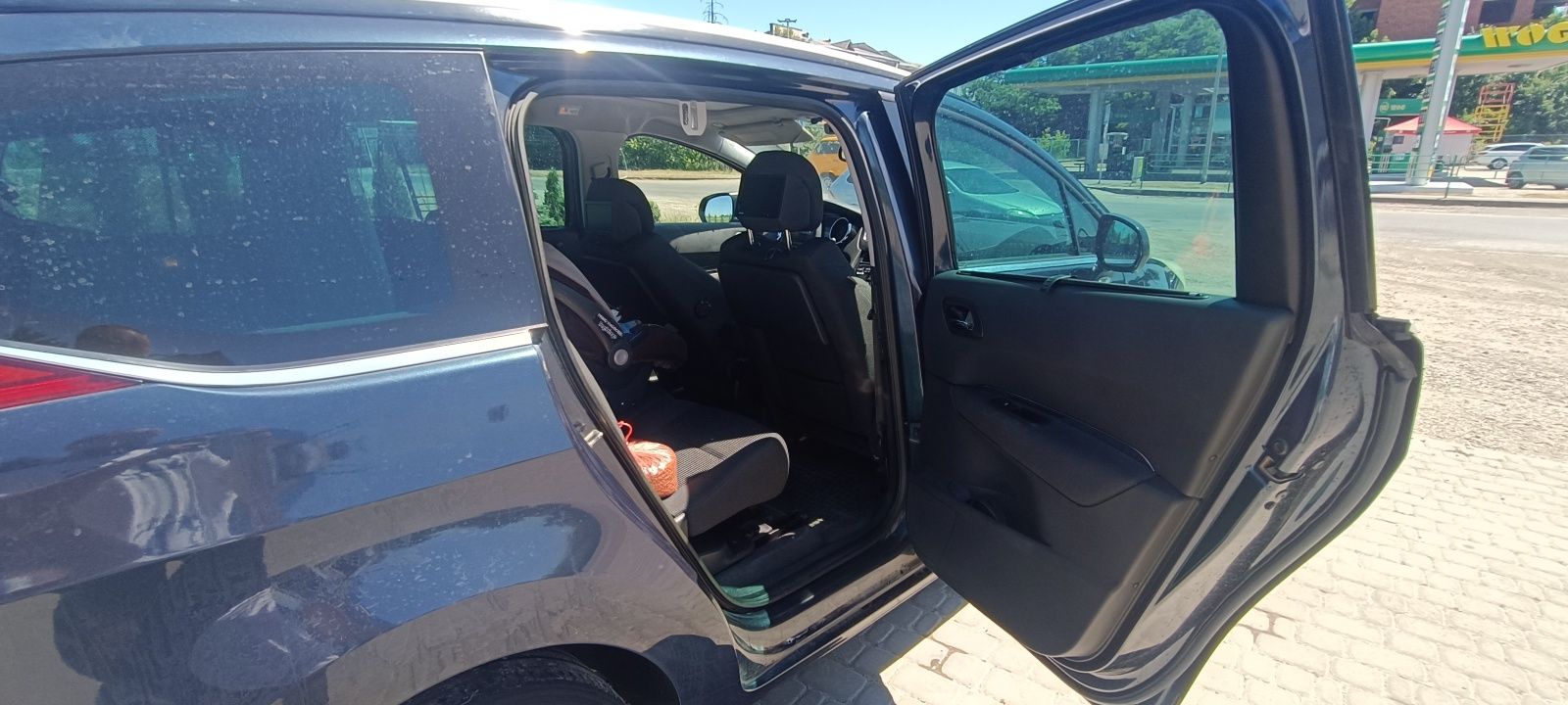 Peugeot 5008 2011 рік