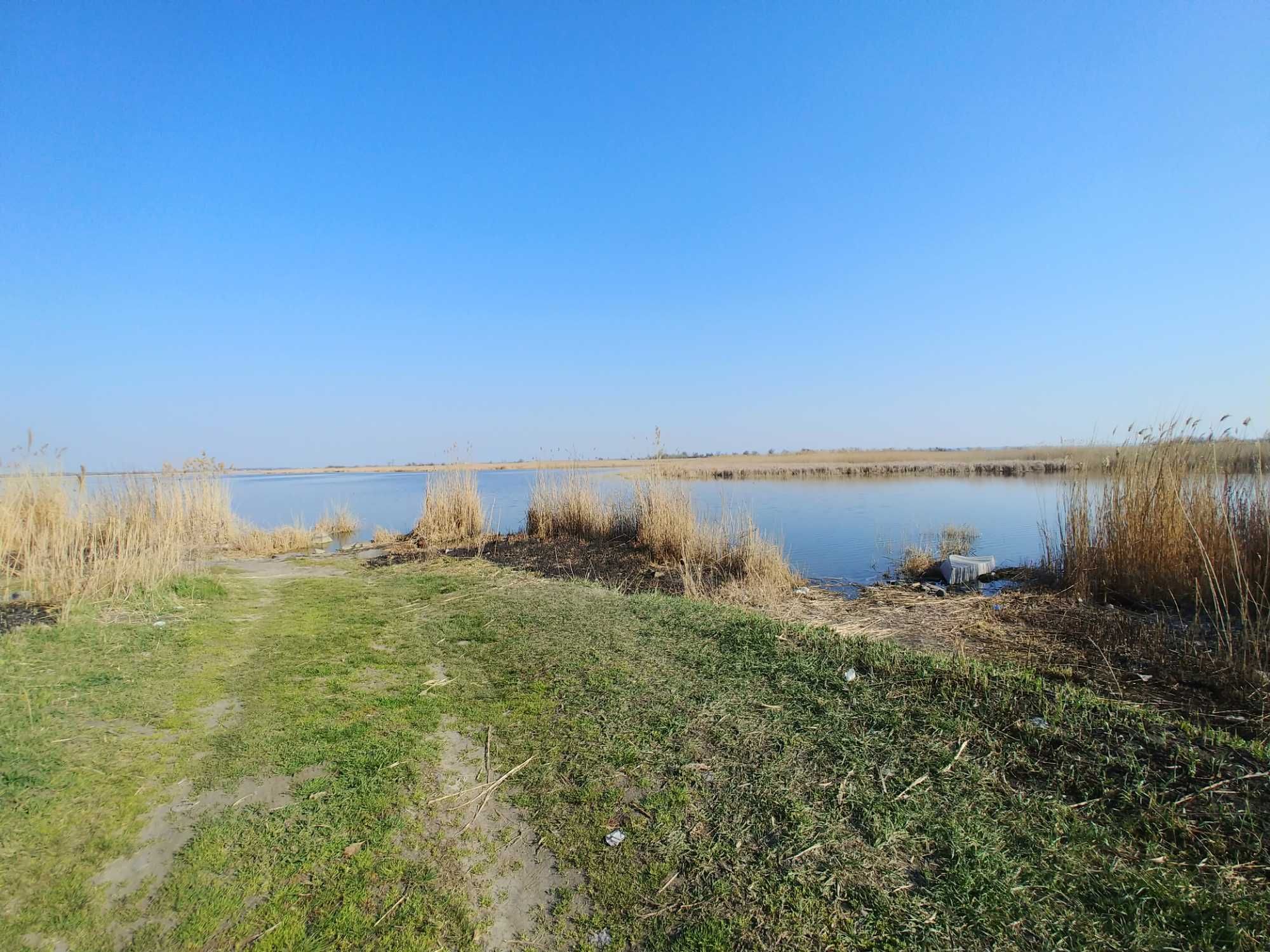 Домик с участком 10 соток на берегу реки Самара - район Новоселицы.