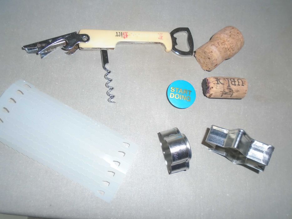 otwieracz kapslowy z korkociągiem magnes korki i inne