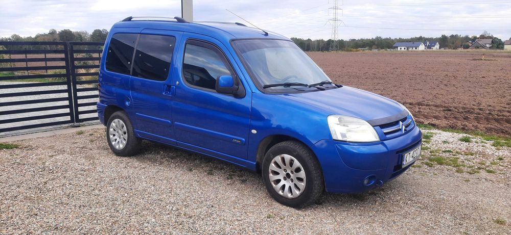 Citroen Berlingo lift 2.0 HDi 90KM klima hak opony zimowe