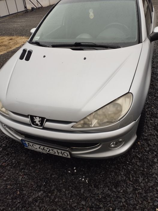 Продається авто Пежо 206