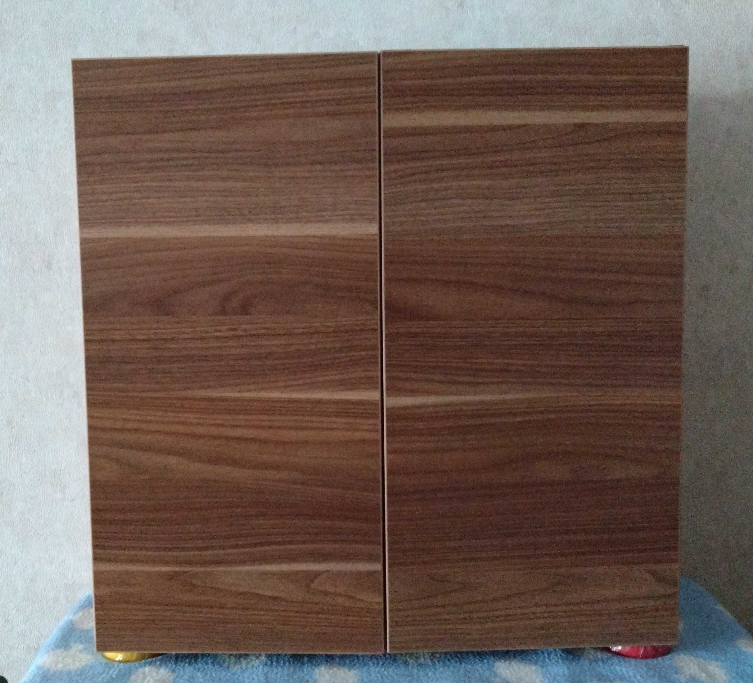 Sprzedam szafka na nóżkach 6 cm Szafka wisząca