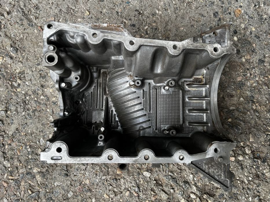 1210147121 Крышка масляного поддона Toyota corolla e150 1.33