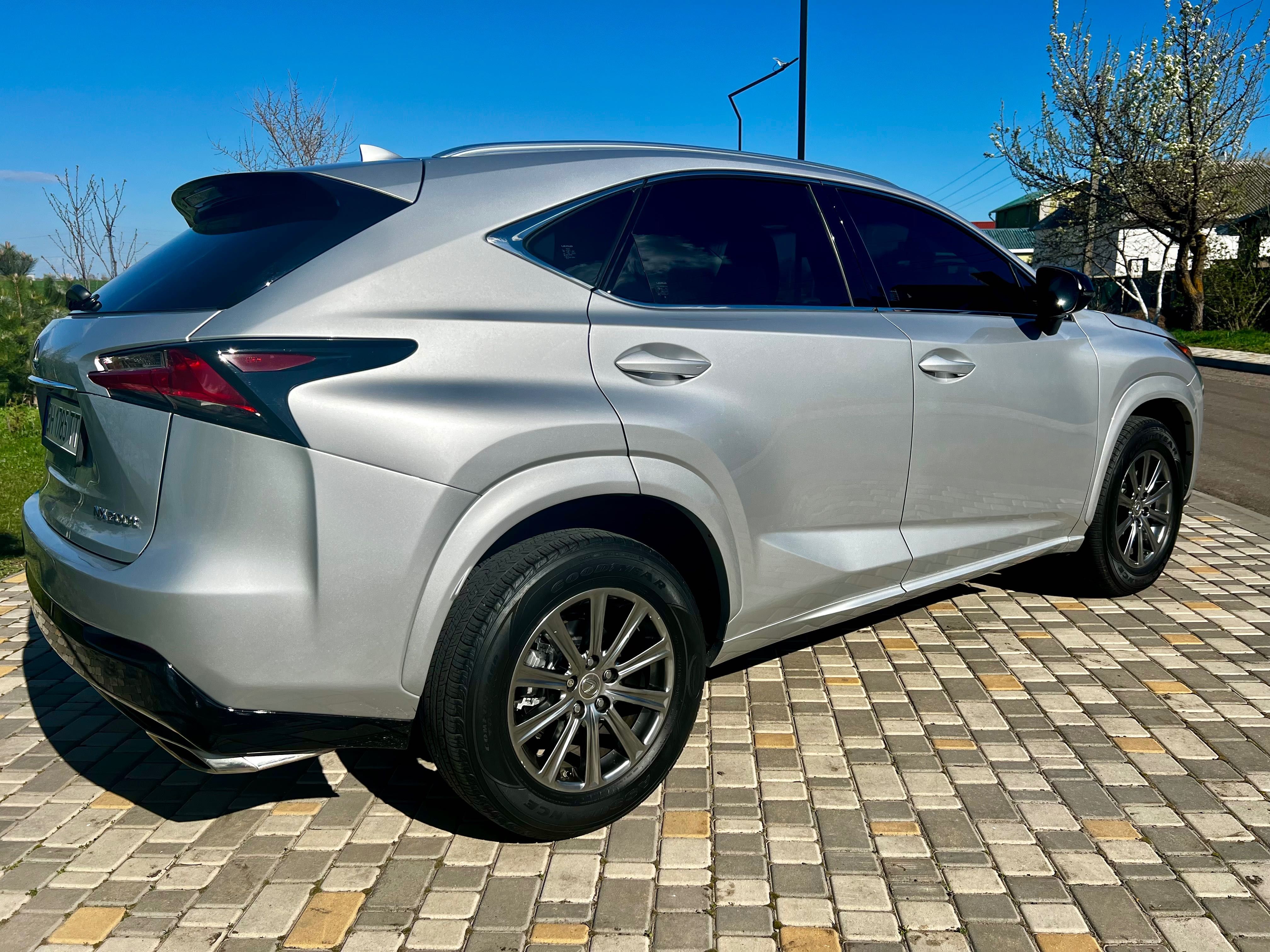 Продам Lexus NX 2017год