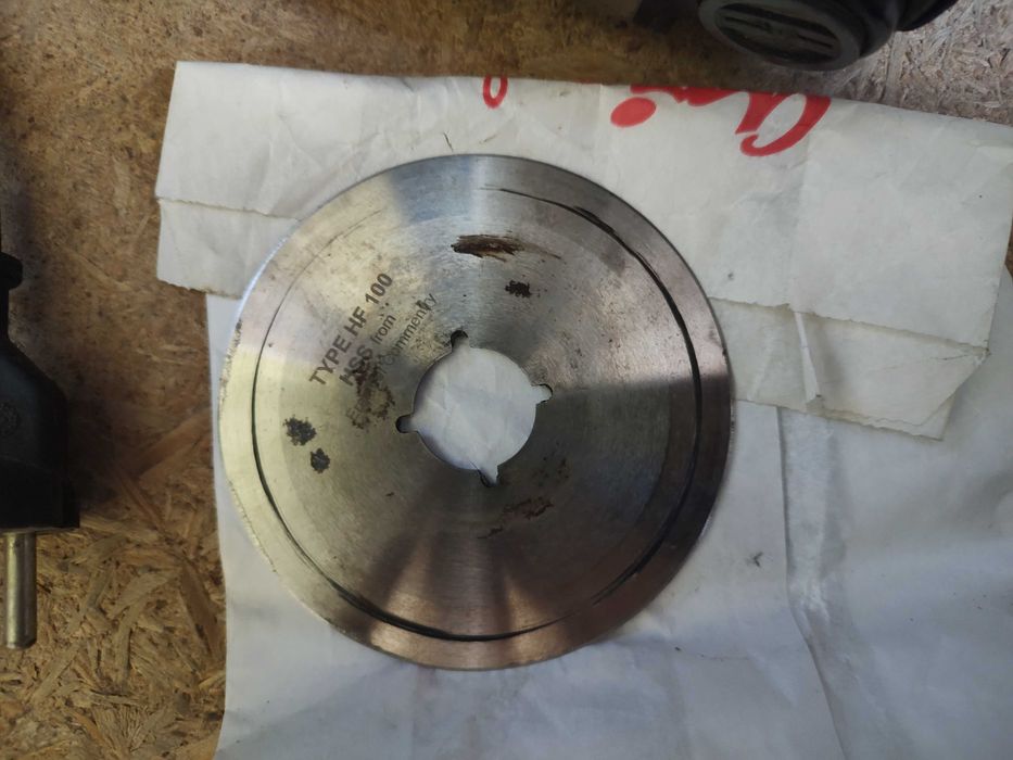 Nóż elektryczny do krojenia tkanin