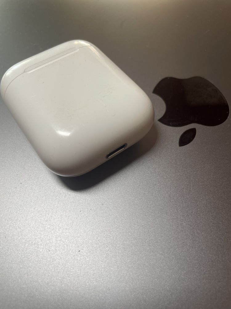зарядный кейс AirPods 1/2-й генерации оригинал
