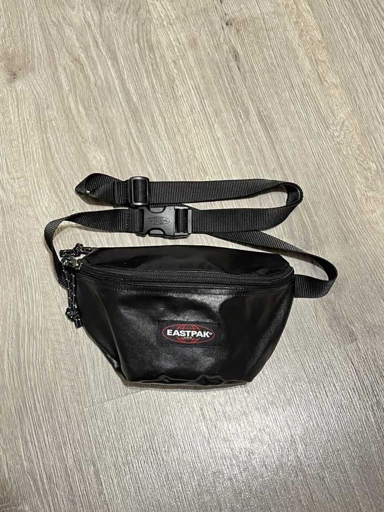 Сумка-бананка Eastpak