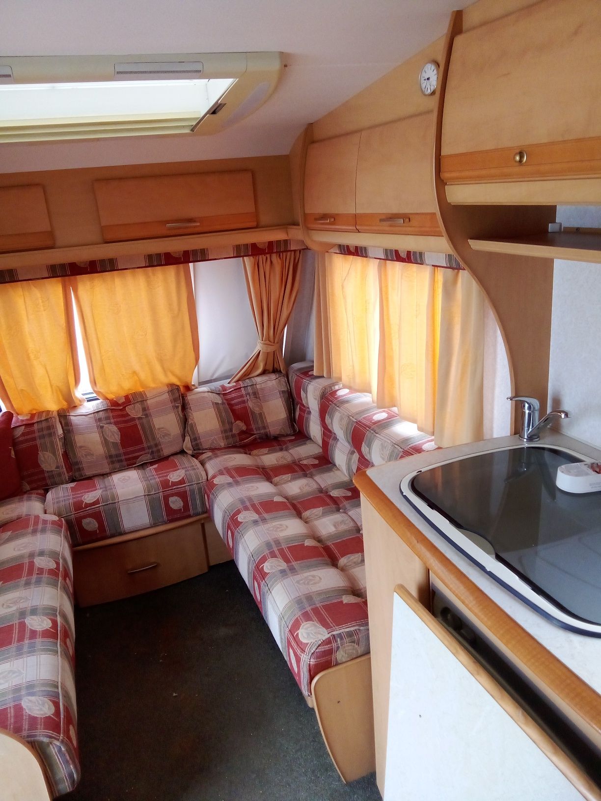 Vende-se caravana