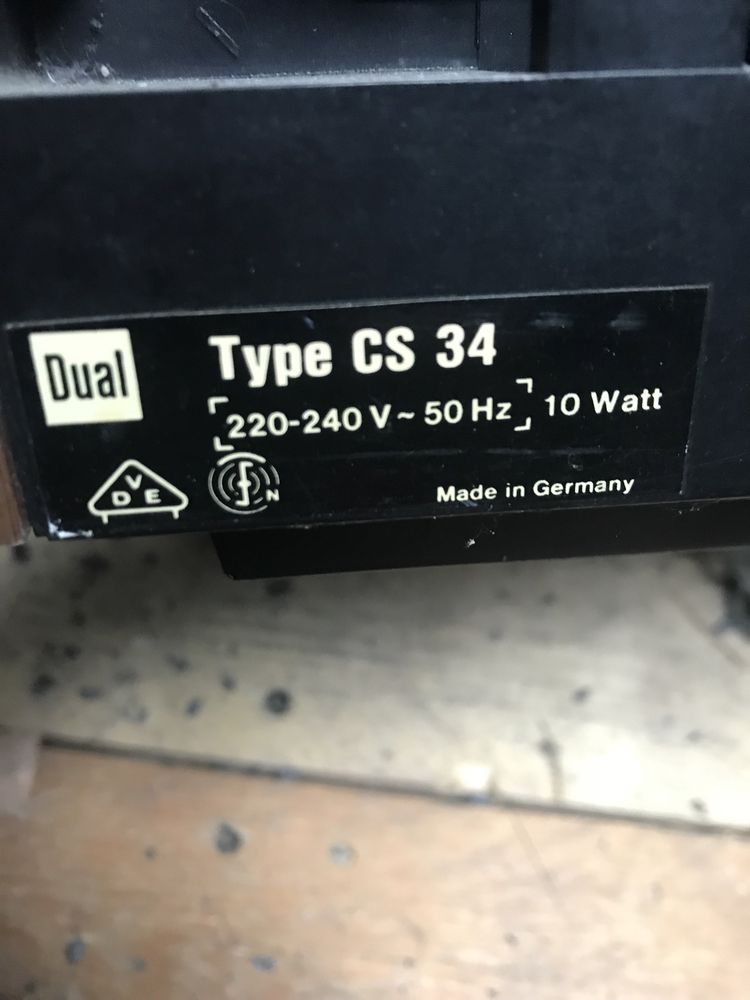 Adapter patefon używany w prl w latach 80-tych sprawny- pęknieta pokry