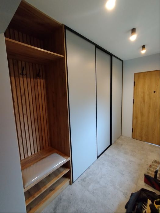 Szafa pod miarę - Stolarskie szafy