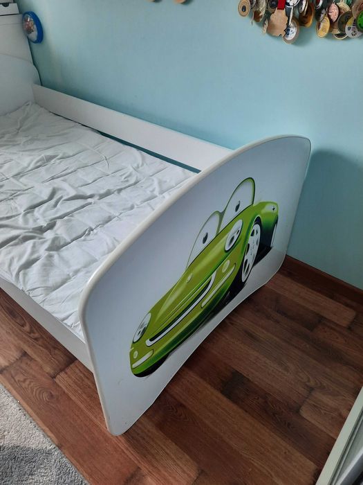 Łóżko chłopięce białe