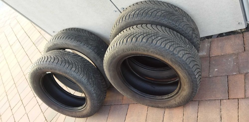 sprzedam całoroczne opony GOODYEAR