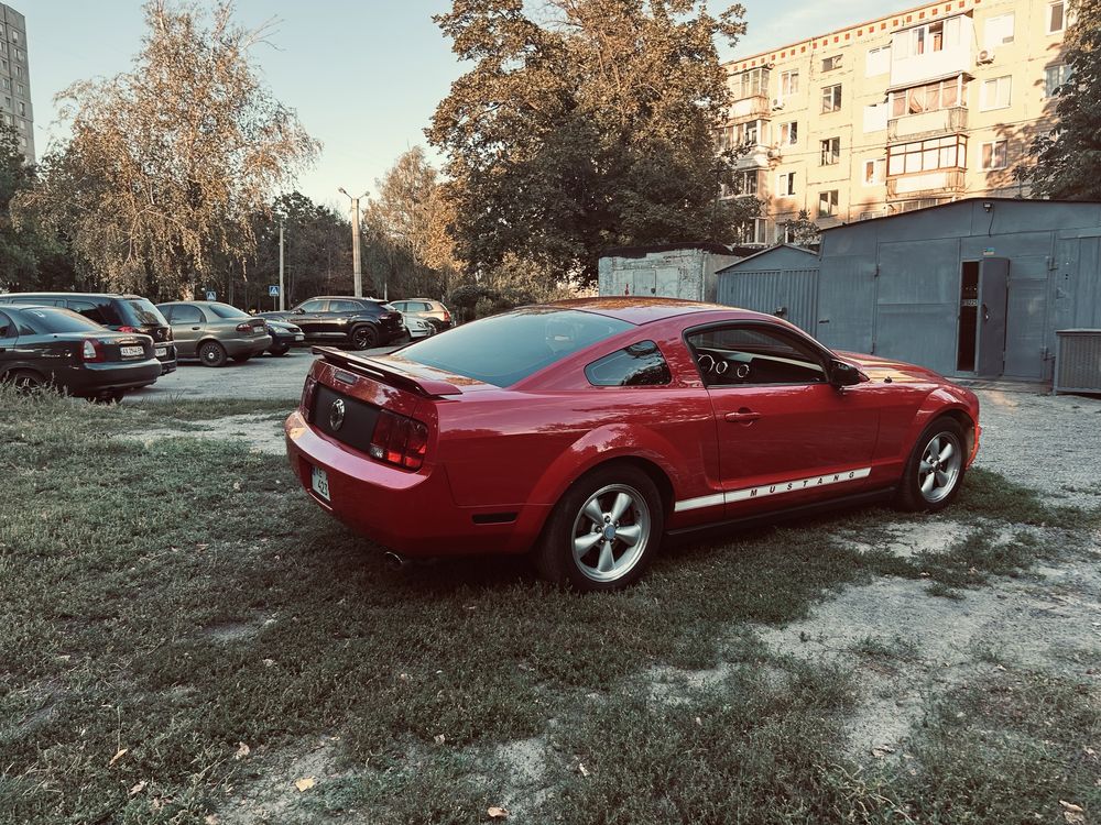 Ford Mustang 2005 • 4.0 V6