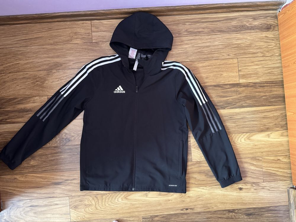 Kurtka firmy Adidas rozmiar 164