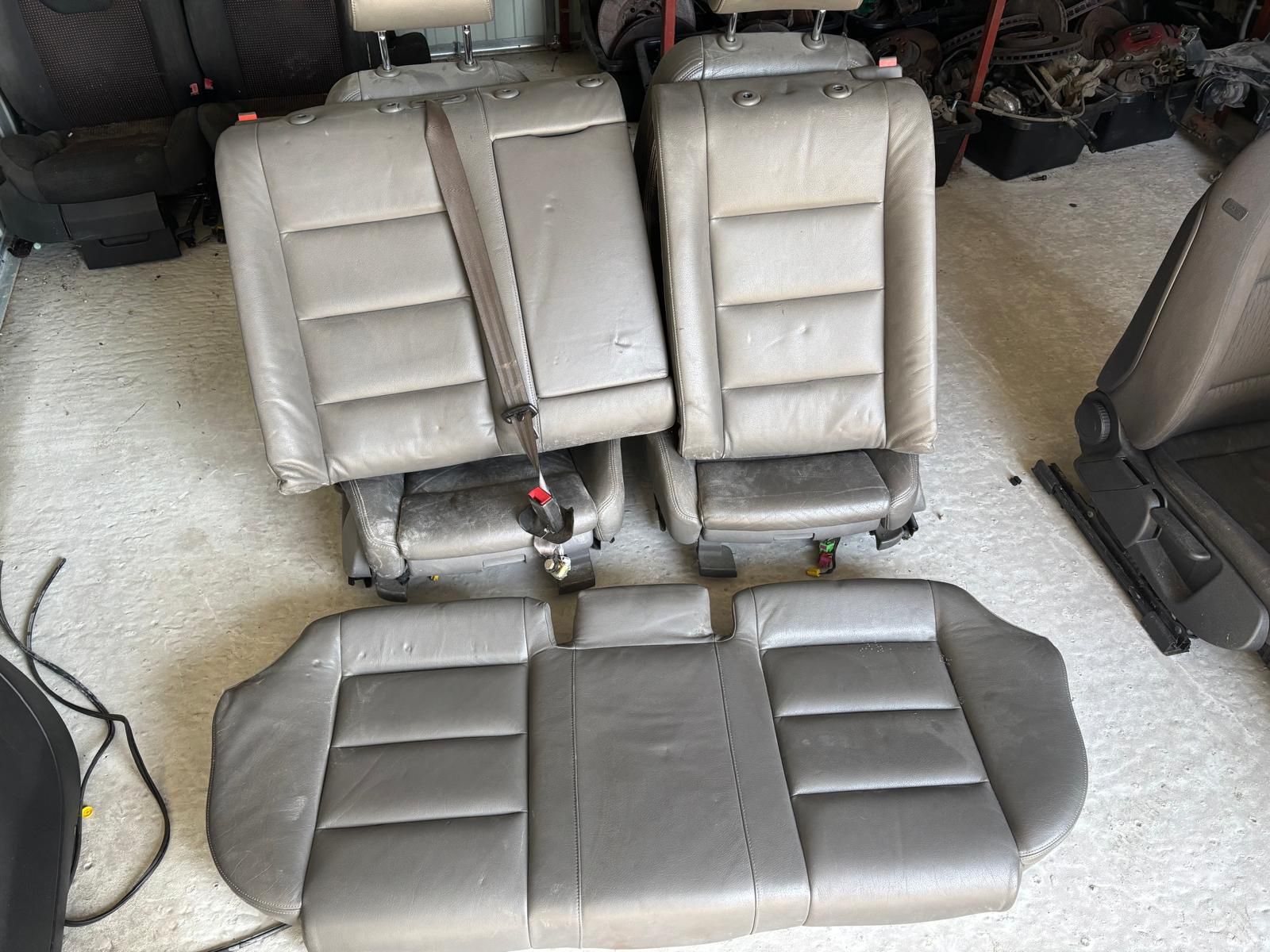 Audi a4 b6 komplet foteli skora szara