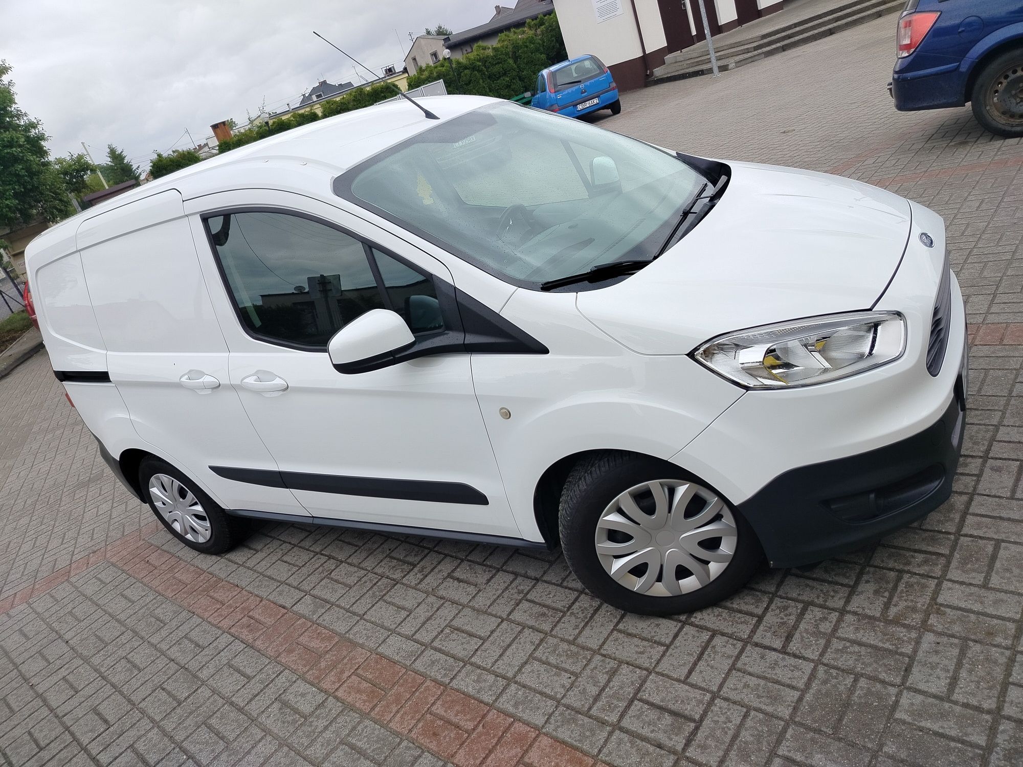 Ford transit courier 1.0, salon Polska, fulla serwis, niski przebieg!!