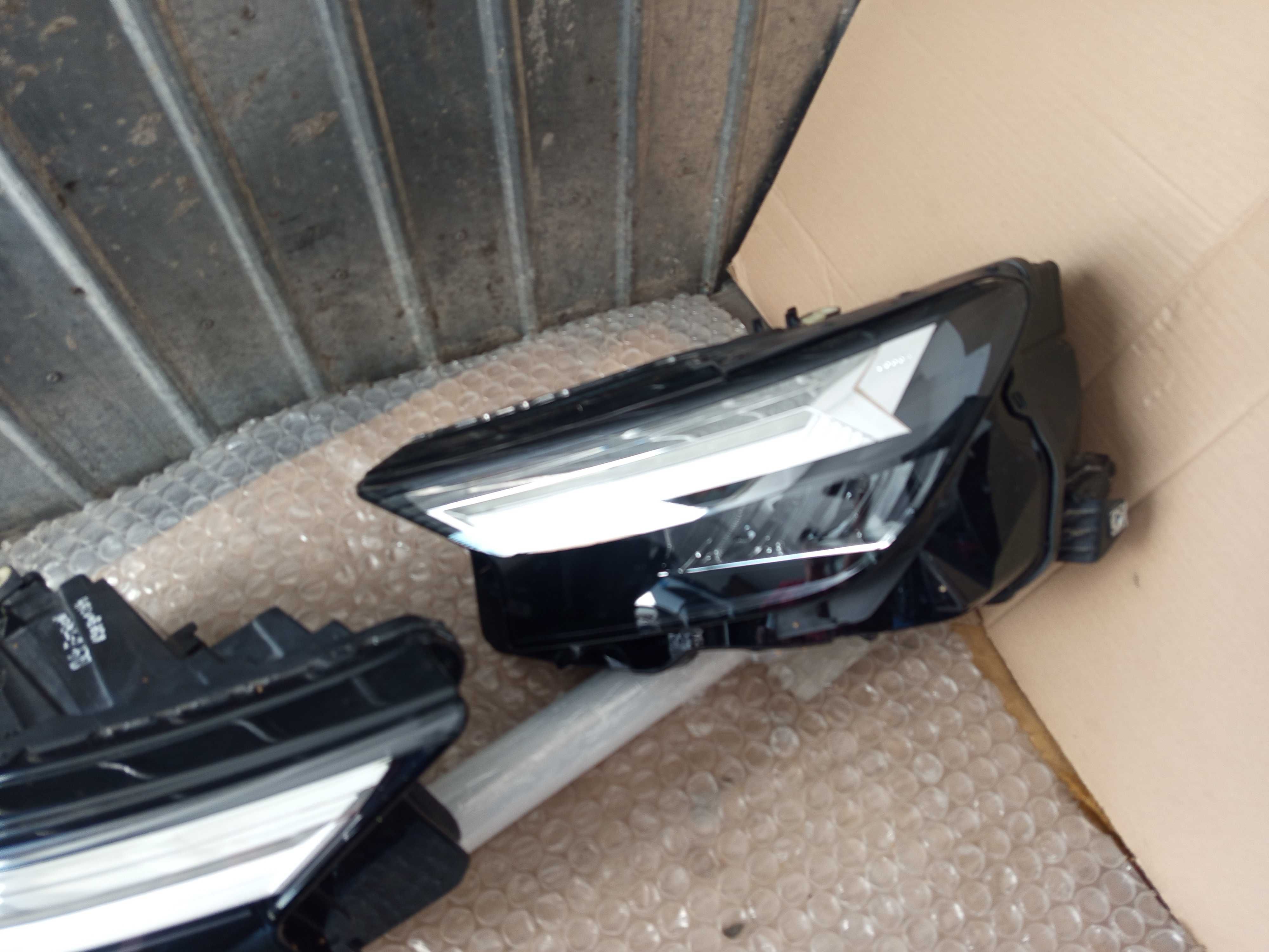 Lampy Przód lampa prawa lewa AUDI Q4 89A e-tron 89A.941.033 / 034