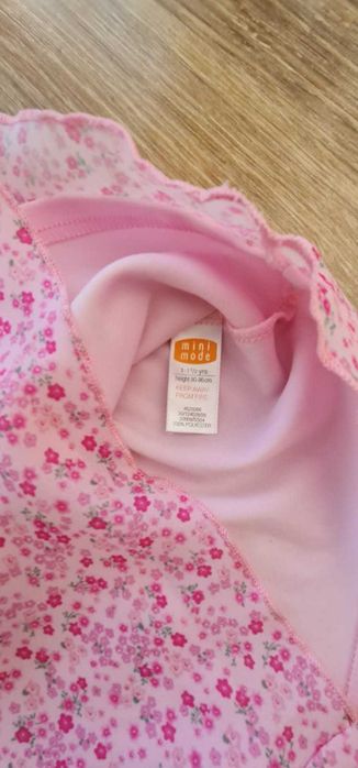 Sukienka w drobne kwiatki