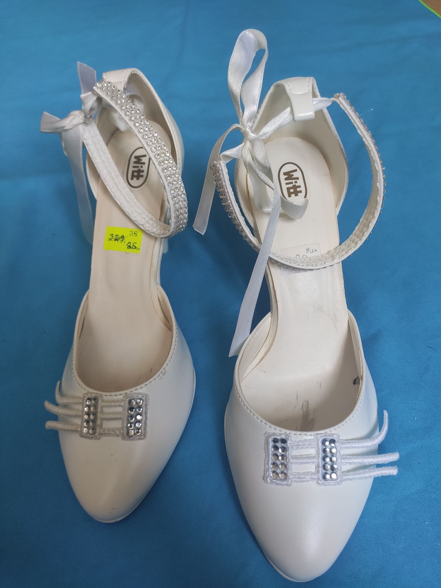 Buty na obcasach ślubne