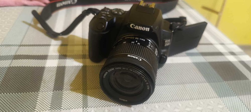 Lustrzanka Canon EOS 250D Stan Bardzo dobry!