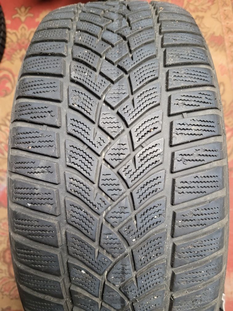 Opony zimowe 215/50R17 GOODYEAR