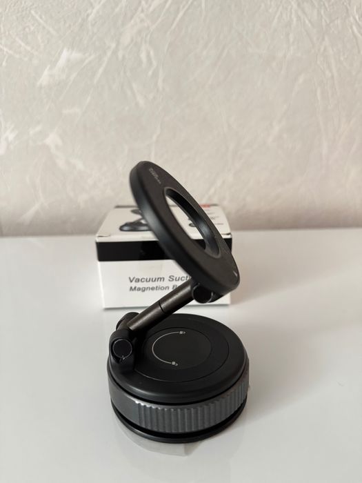 Вакуумний магнітний тримач для телефону