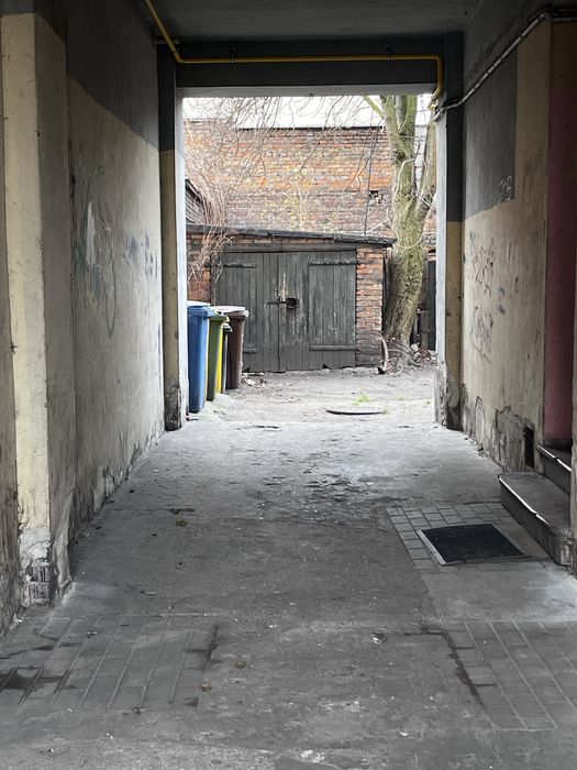 Garaz murowany - Bojanczyka, Centrum.