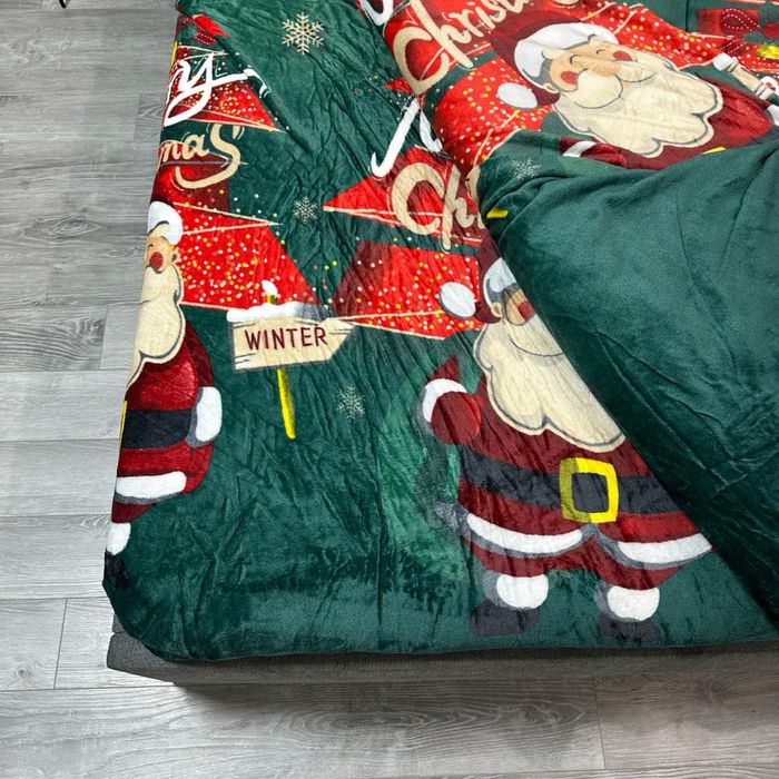 Велюрова постільна білизна на резинці з новорічними малюнками