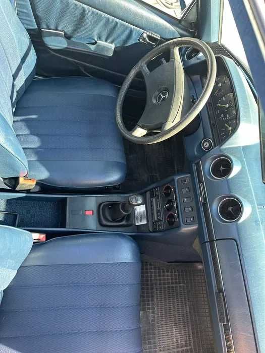 Mercedes W 123 Clássico
