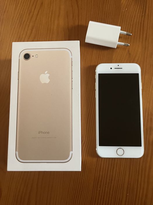 Telefon iPhone 7 biało- złoty 32 GB