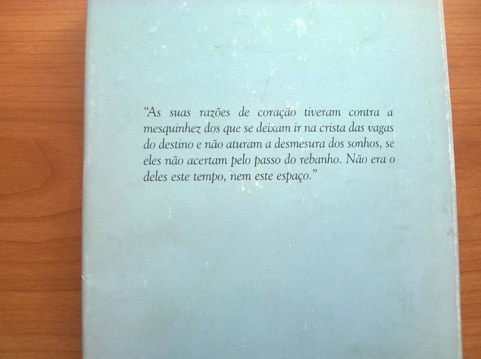 Noite de Cães (Mastins) + Razões de Coração - Álvaro Guerra