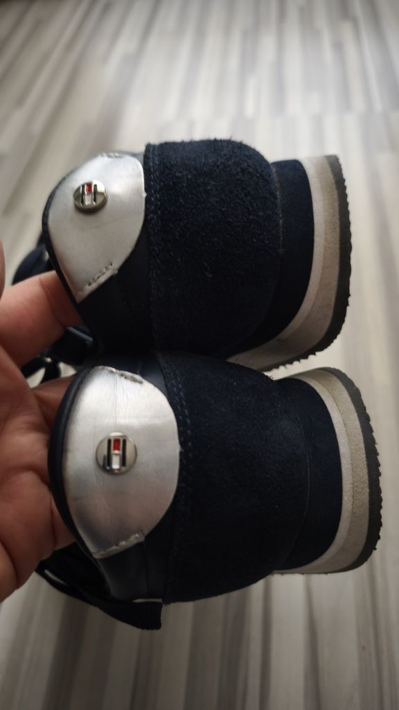 Sneakersy T.Hilfiger skórzane 38