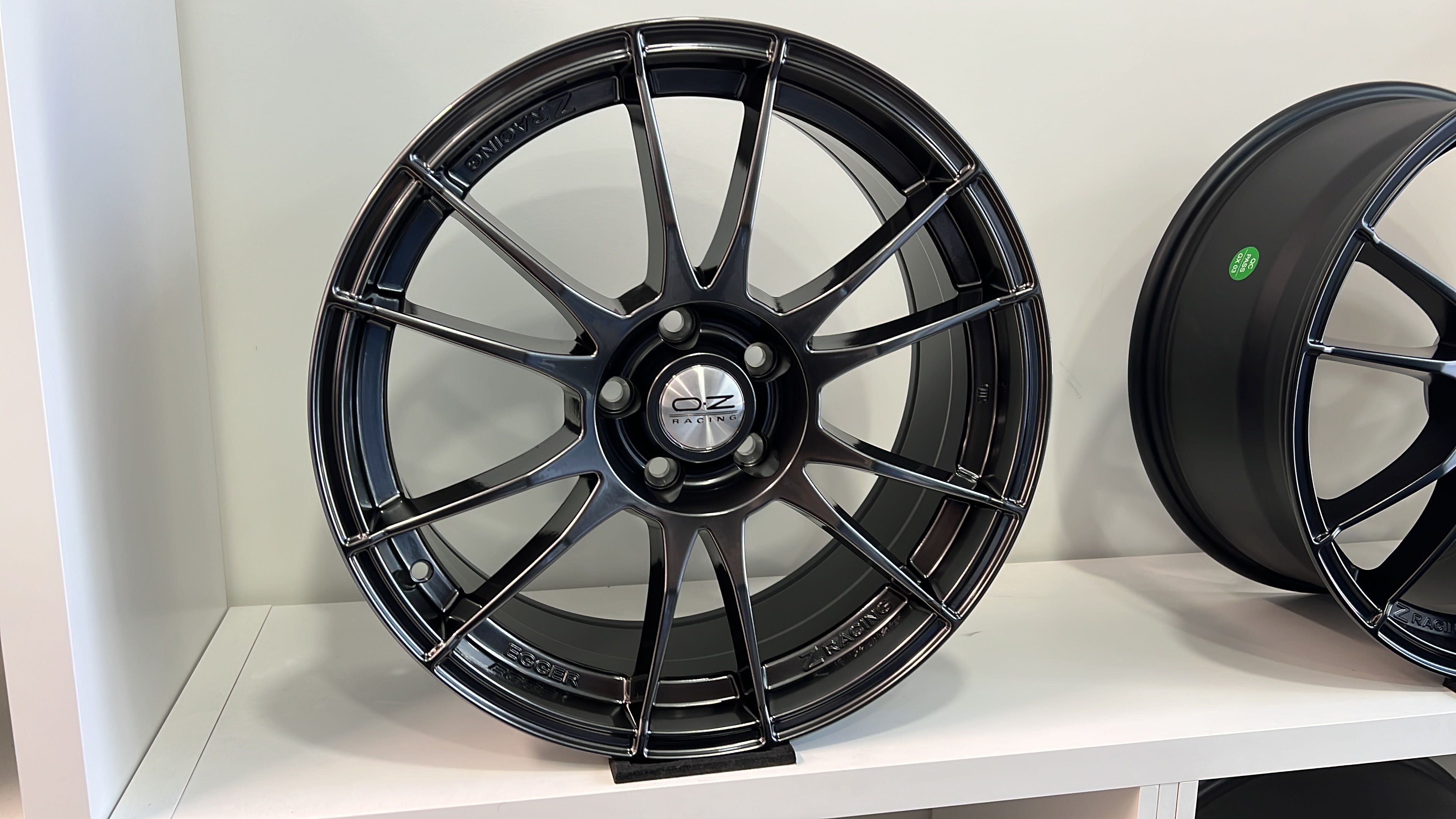 Jantes Look OZ Ultra 18 5x112 Hyper Black