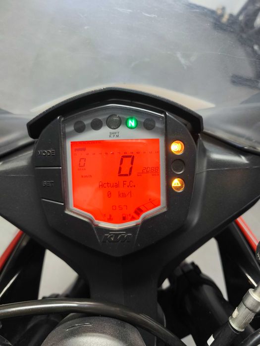 KTM RC 125 como nova