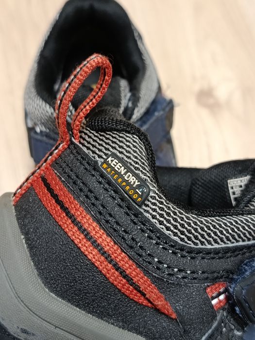 Sapatilhas caminhada Keen