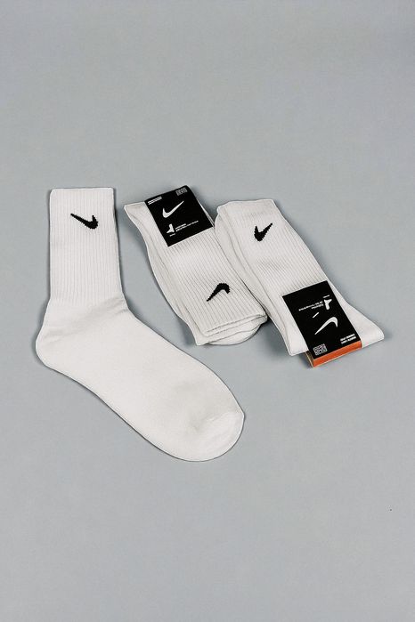 Skaperty Nike białe i czarne