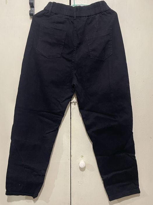 Чорні джинси на резинці