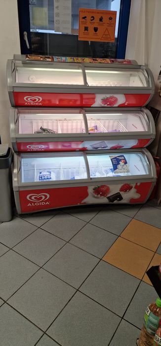 Lodówka napoje sklep