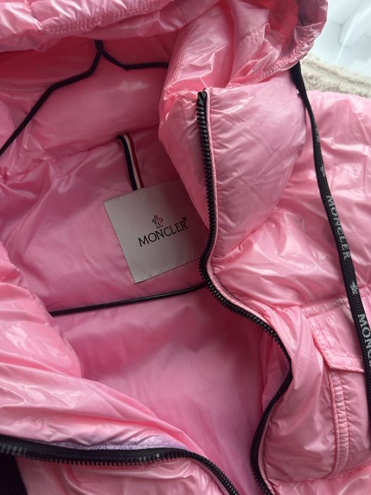 Куртка рожева Moncler