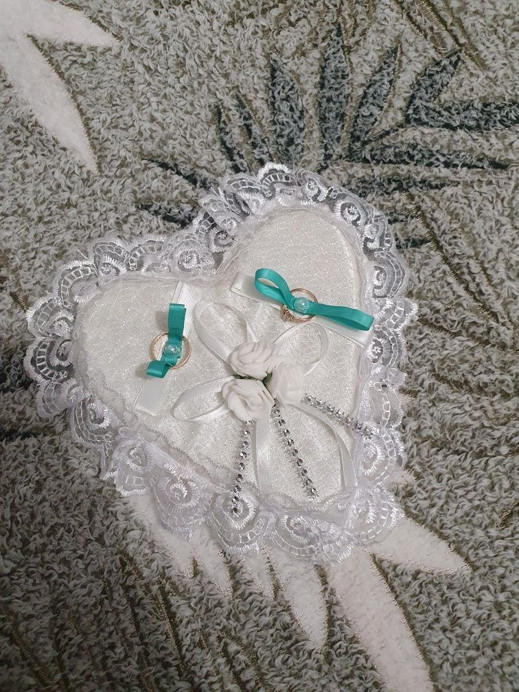 Подушка для обручок для весілля