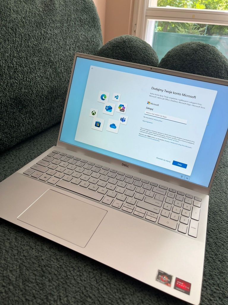 Laptop Dell P1F02 i Drukarka HP DeskJet 2710e All-in-One