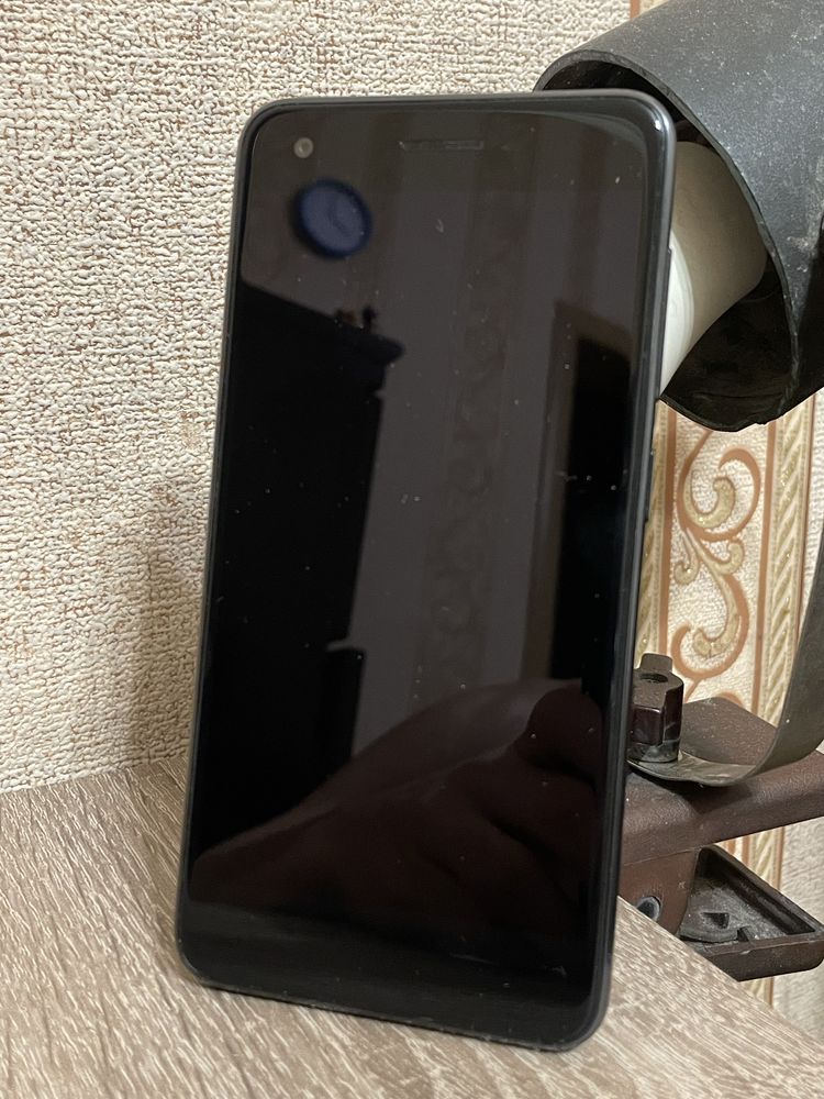 Смартфон ZTE BLADE A522 Black в гарному стані