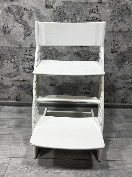 Продам зростаючий стілець , от 5 до 12 років, ортопедична спинка,