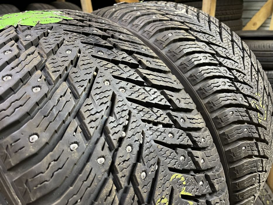 Шини зимові 245/45R17 NOKIAN Hakkapeliitta 10 2шт 8мм 23рік