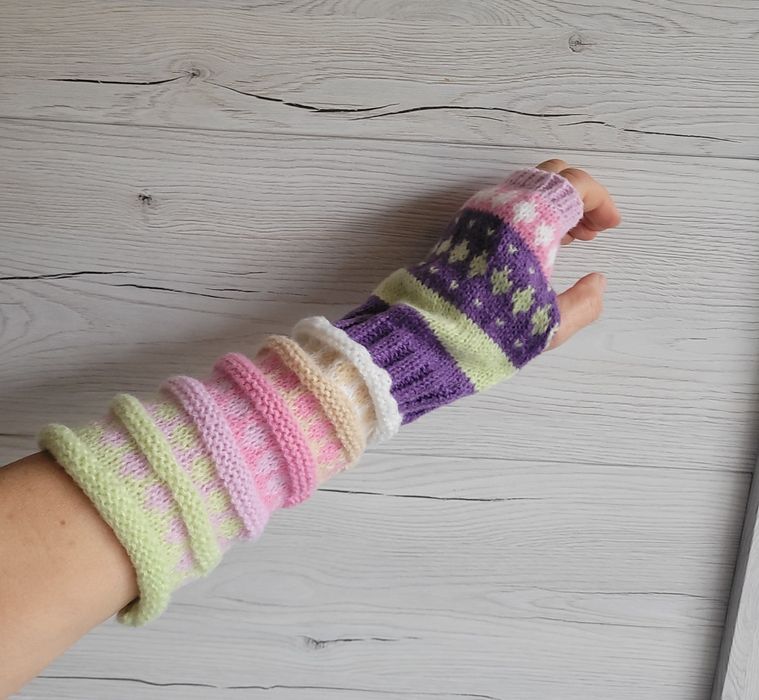 Długie kolorowe mitenki pastelowe wzorki
